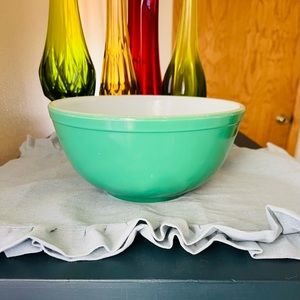 PYREX Green Primary 403 Mixing Bowl